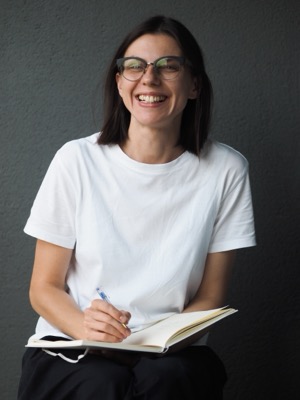 Charlotte Brooks — Profesora de Inglés, Modo Inglés